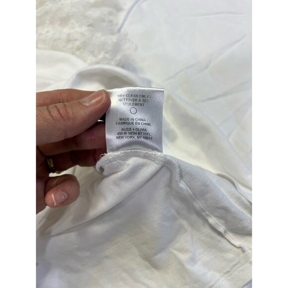 Alice & Olivia White Lace Sleeve Crop Stretchy Romantic Darcelle T-Shirt Medium - Picture 11 of 11